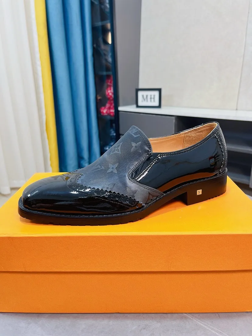 Men's Men's Shoes 💰480🌹🌹《Lv》The latest and most popular casual business leather shoes, top brands [Seduce] Luxury ~ Purchasing, [Strong] The uppers are made of imported patent leather with printed original material ➕ Genuine leather lining (•) fine workmanship. The original stylish and stylish soft rubber wear-resistant and non-slip outsole is light and comfortable on the feet. The real thing looks better in real life. 38-44, 45 can be customized.